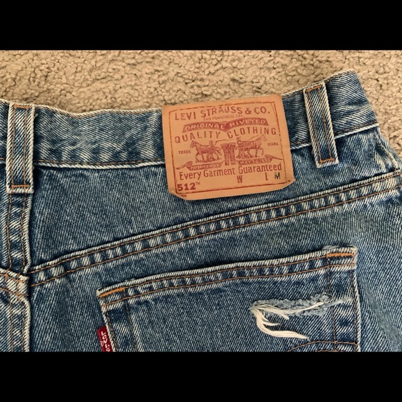 Levi’s High-waisted Distressed Shorts - Picture 3 of 7